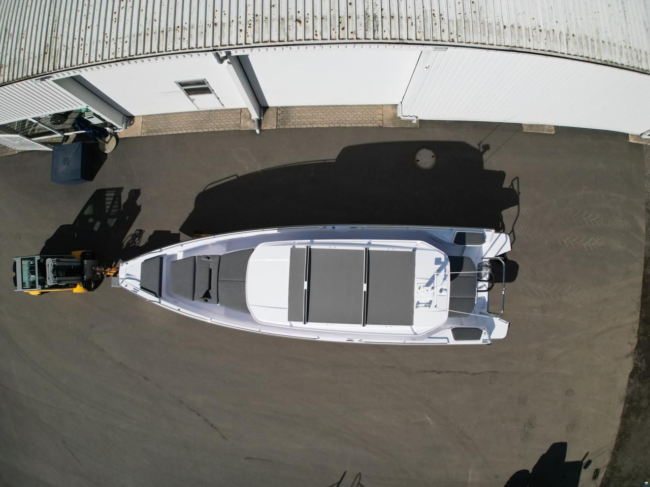 Axopar 37 Cross Cabin