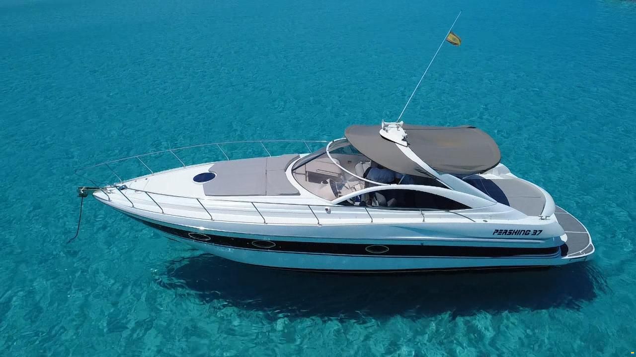 Pershing 37