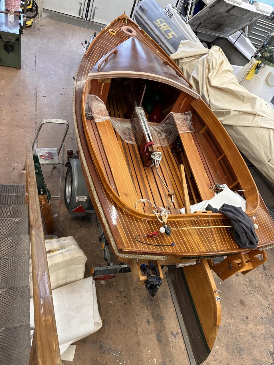 Tom Cat William Garden