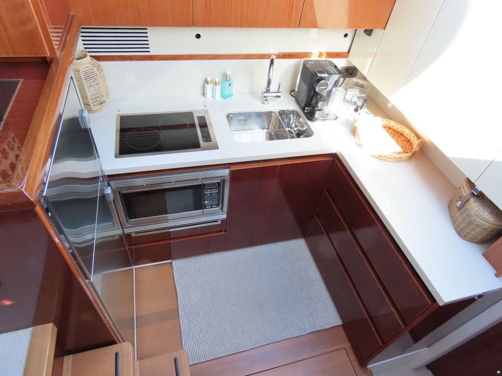 Sealine F42