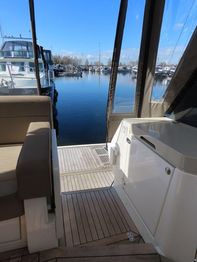 Sealine F42