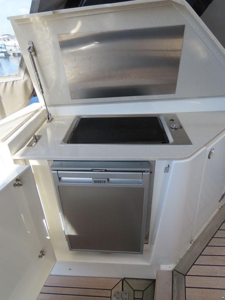 Sealine F42