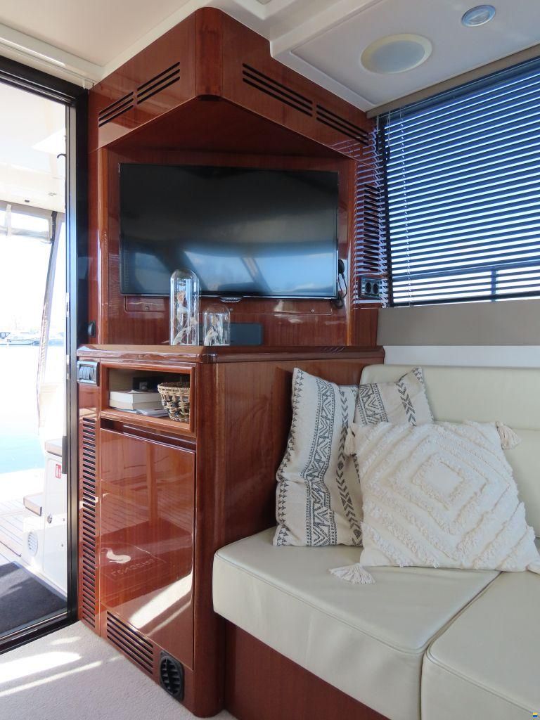 Sealine F42