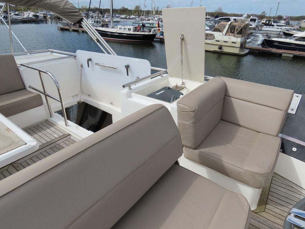 Sealine F42