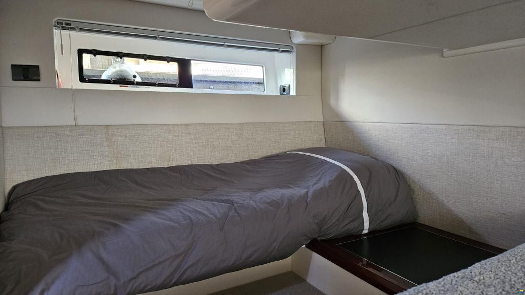 Sealine F42