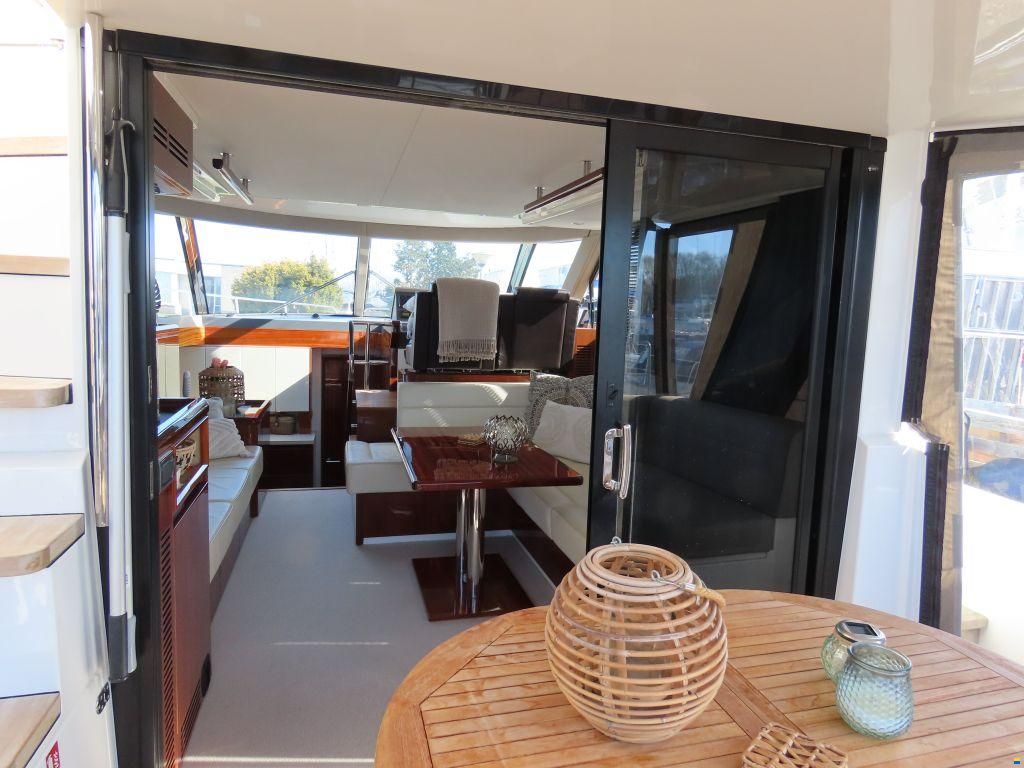 Sealine F42