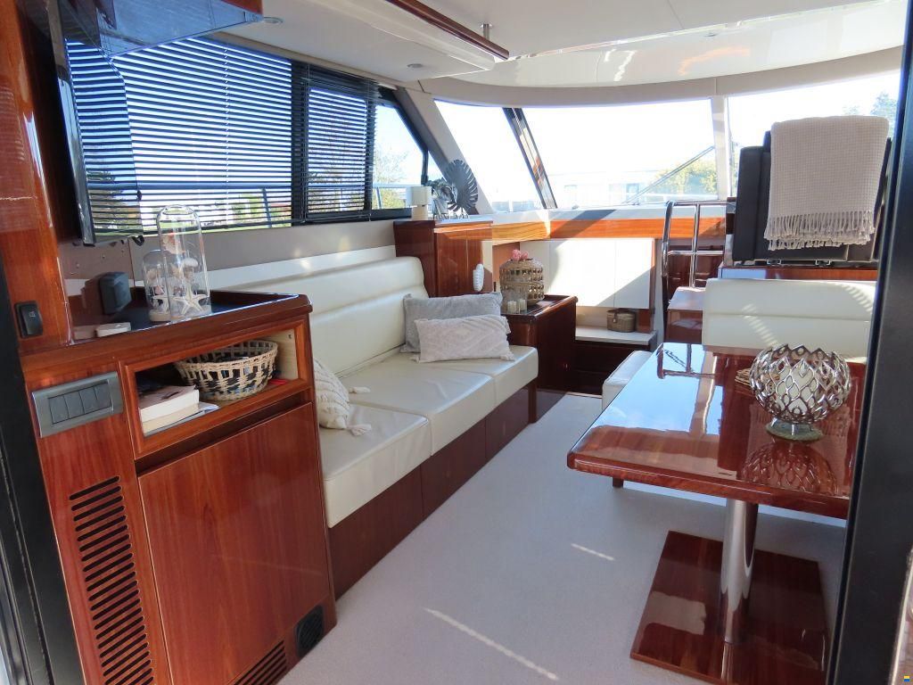 Sealine F42