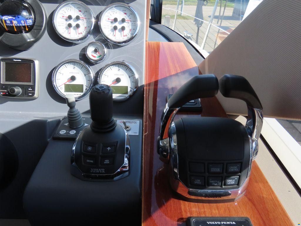 Sealine F42