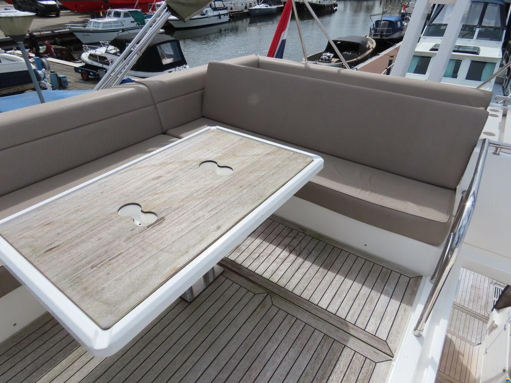 Sealine F42