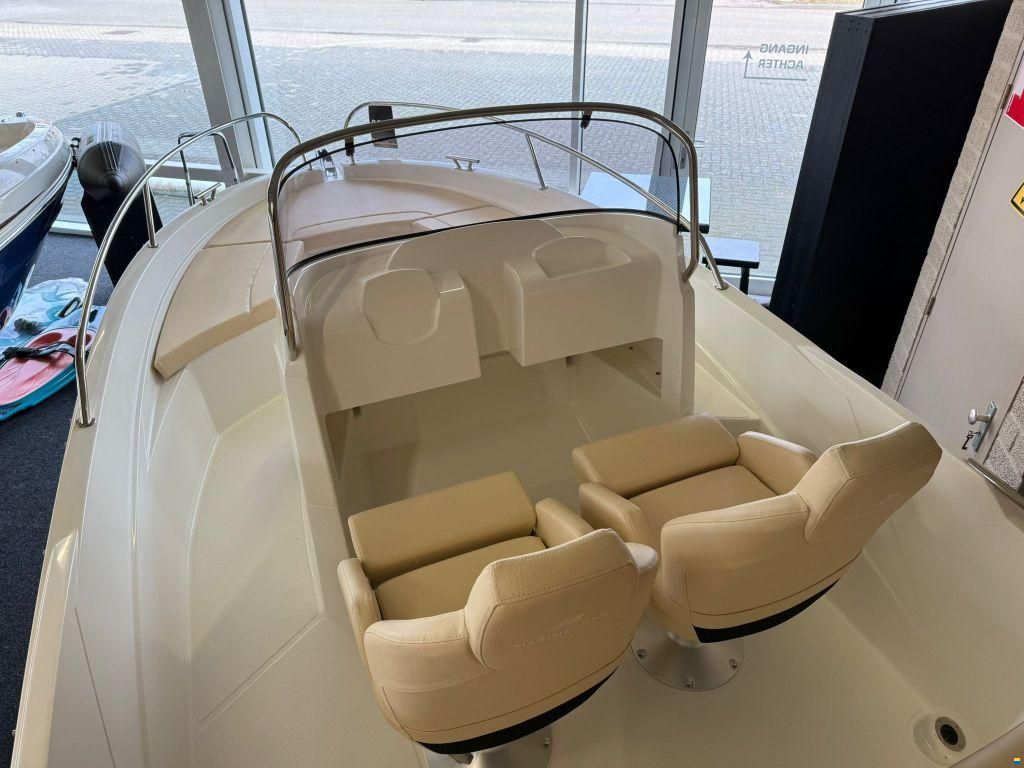 AM Yacht 520 Open
