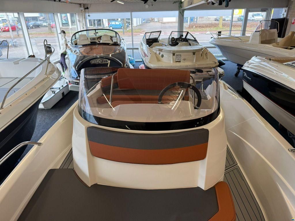 AM Yacht 520 Open