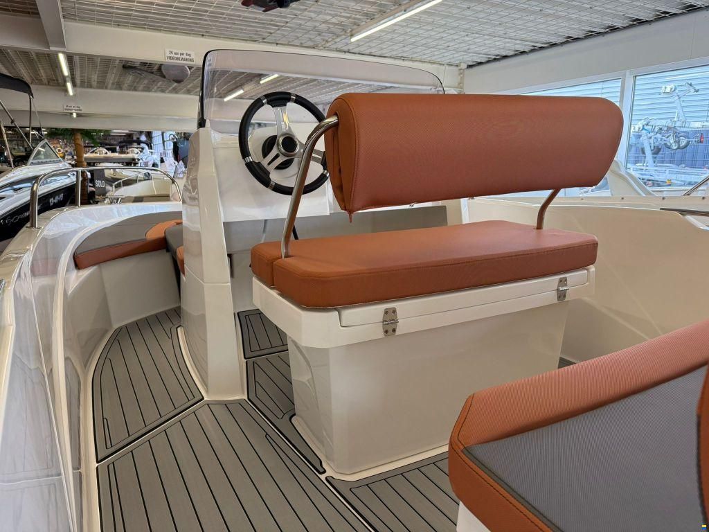 AM Yacht 520 Open