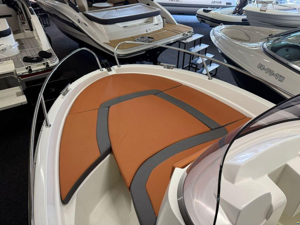 AM Yacht 520 Open