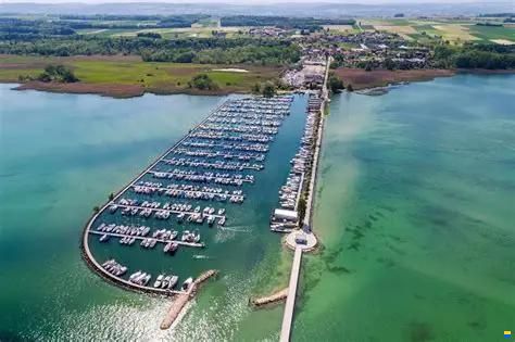Place amarrage &agrave; louer