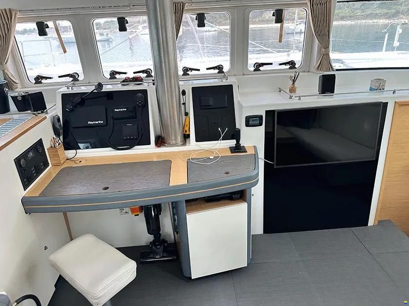 Lagoon 500