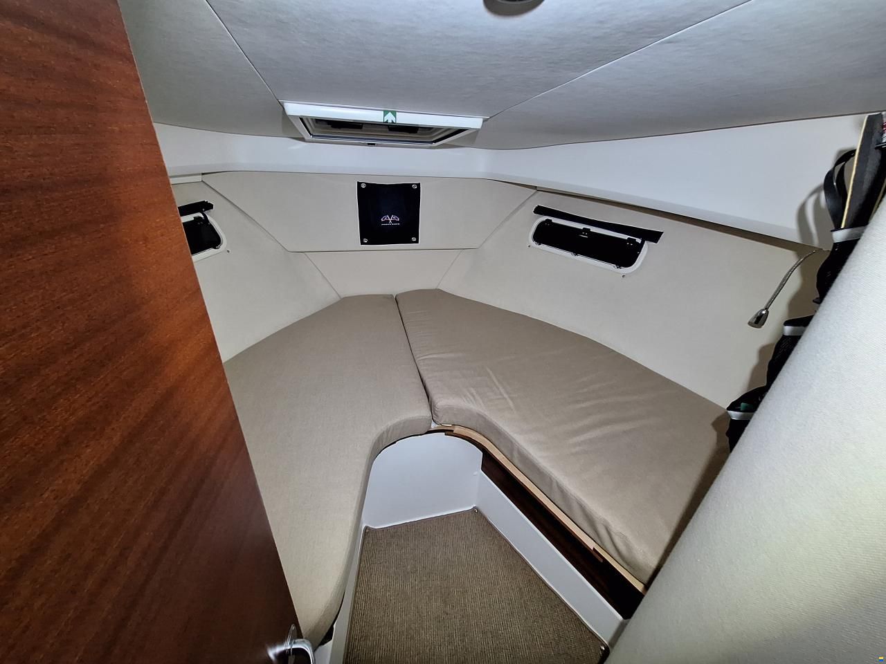 Nimbus 305 Coup&eacute;