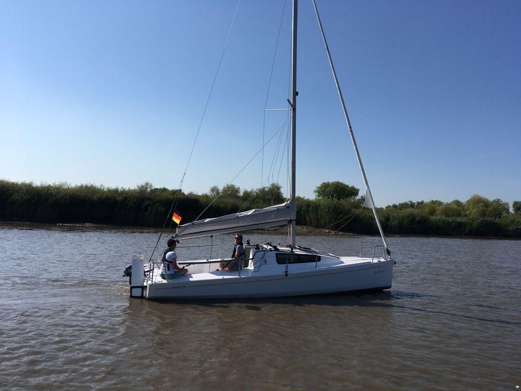 Beneteau First 24