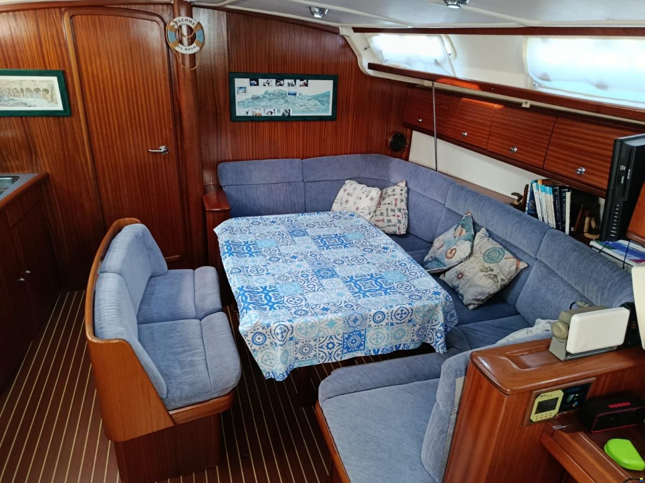 Bavaria 44
