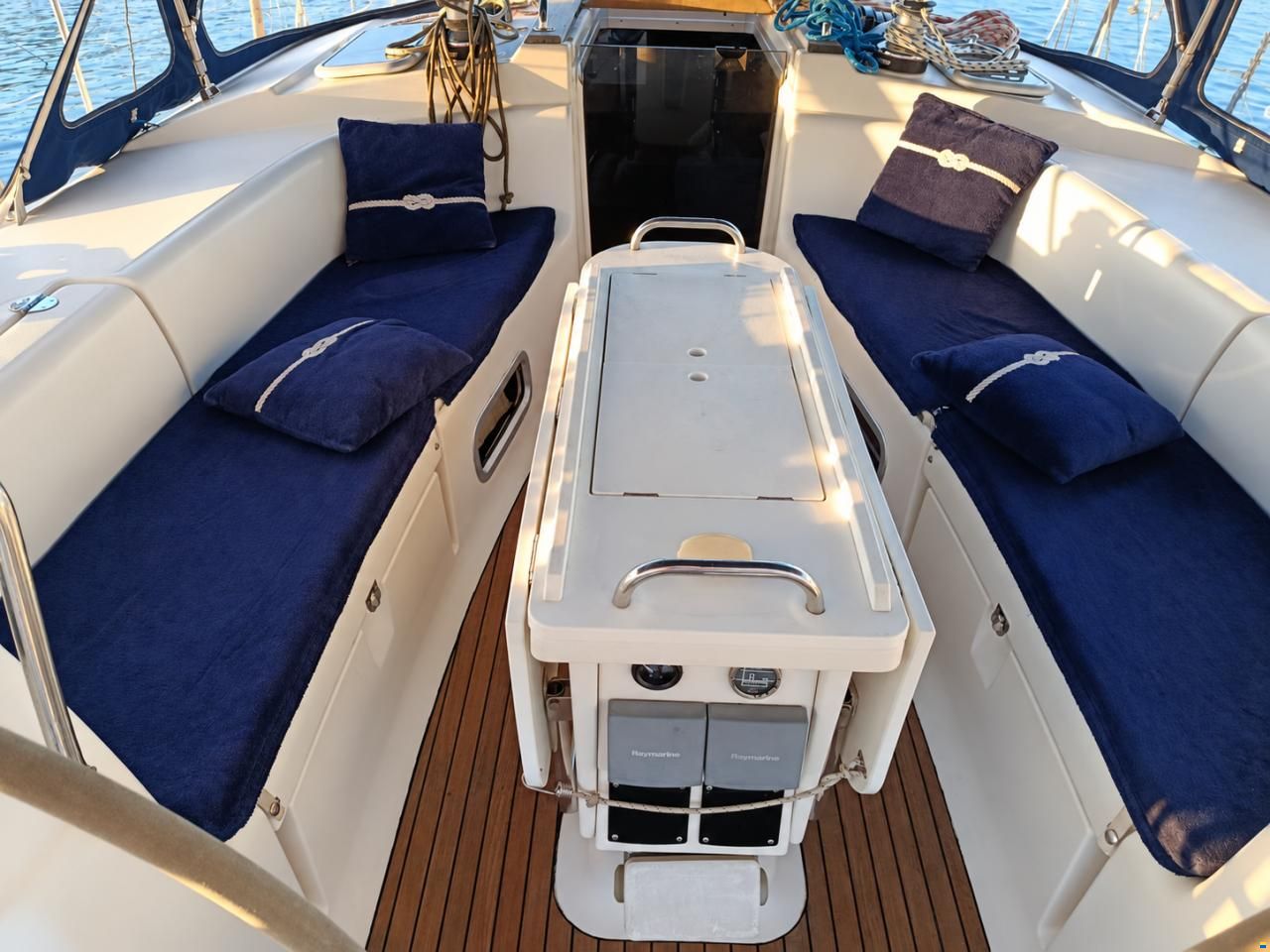 Bavaria 44