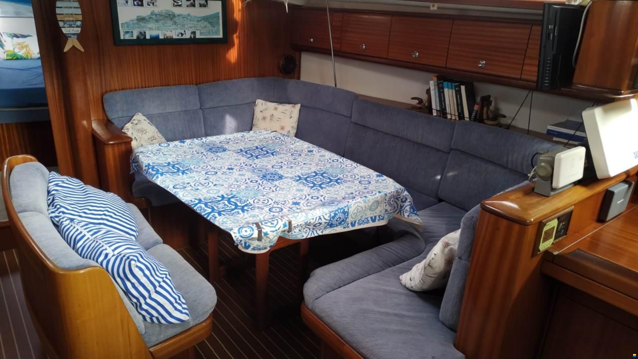 Bavaria 44