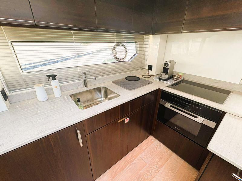 Sunseeker Predator 55 EVO
