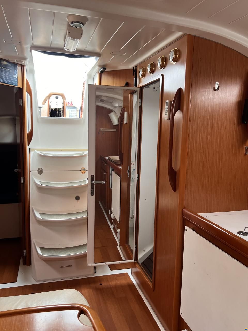 Beneteau Oceanis Cyclades 39