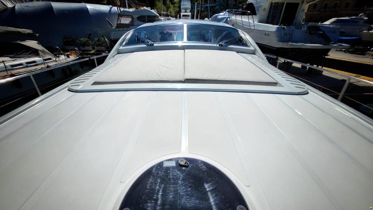 Pershing 65