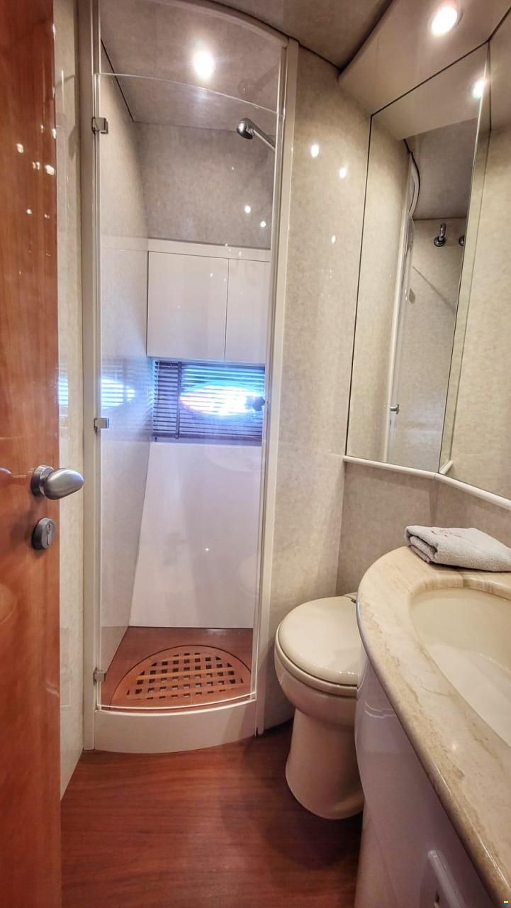 Pershing 65