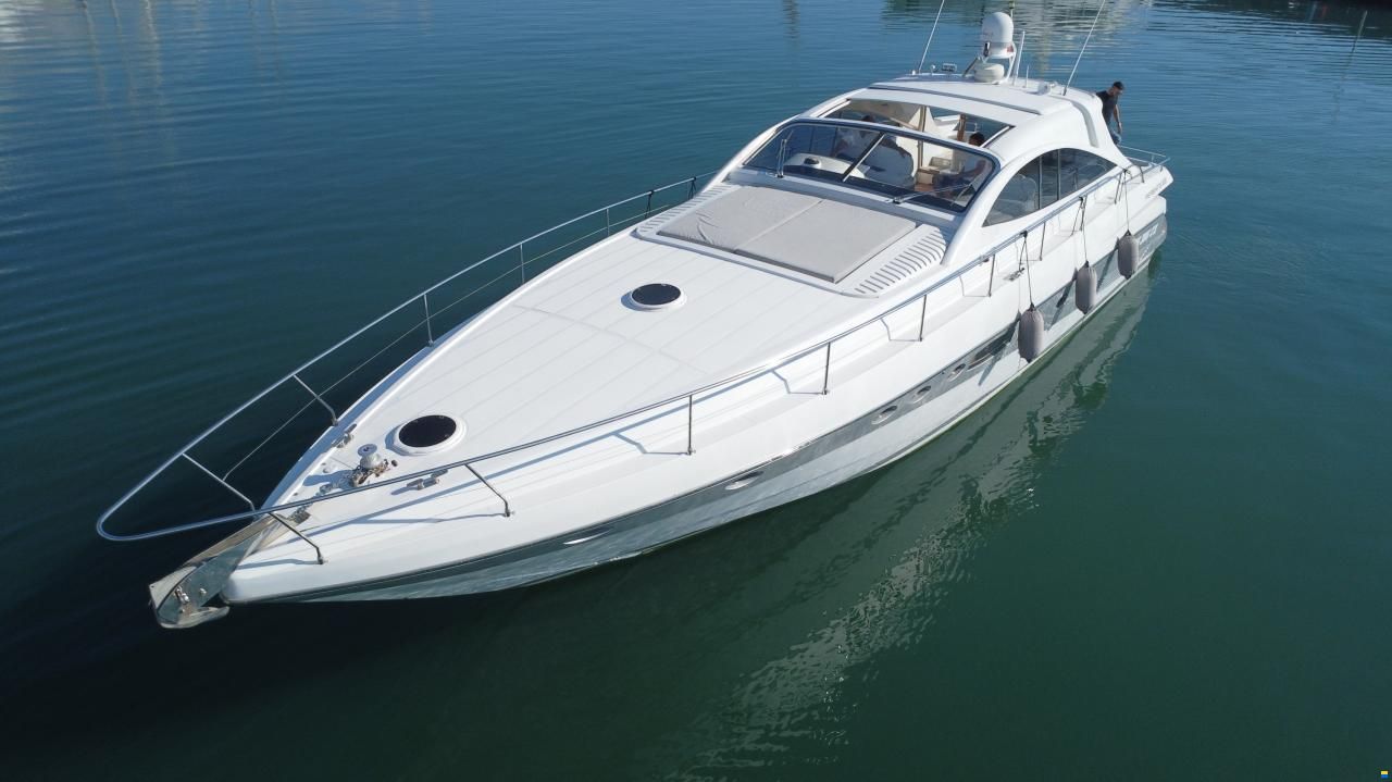 Pershing 65