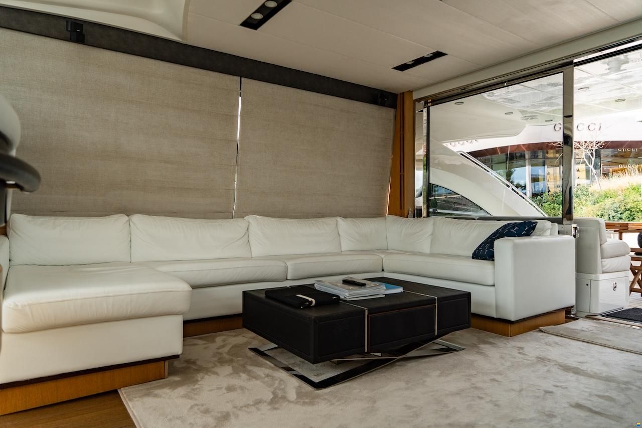 Princess V72