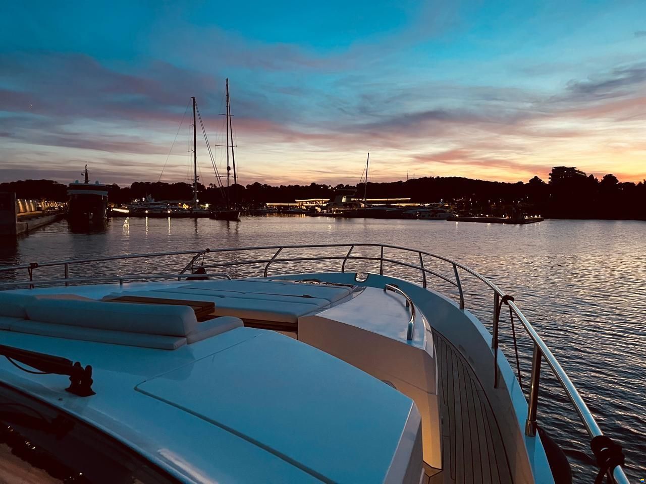 Princess V72