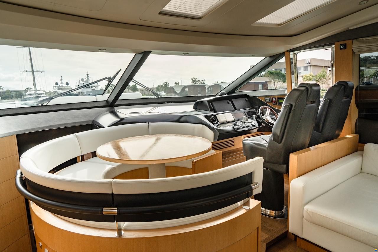 Princess V72