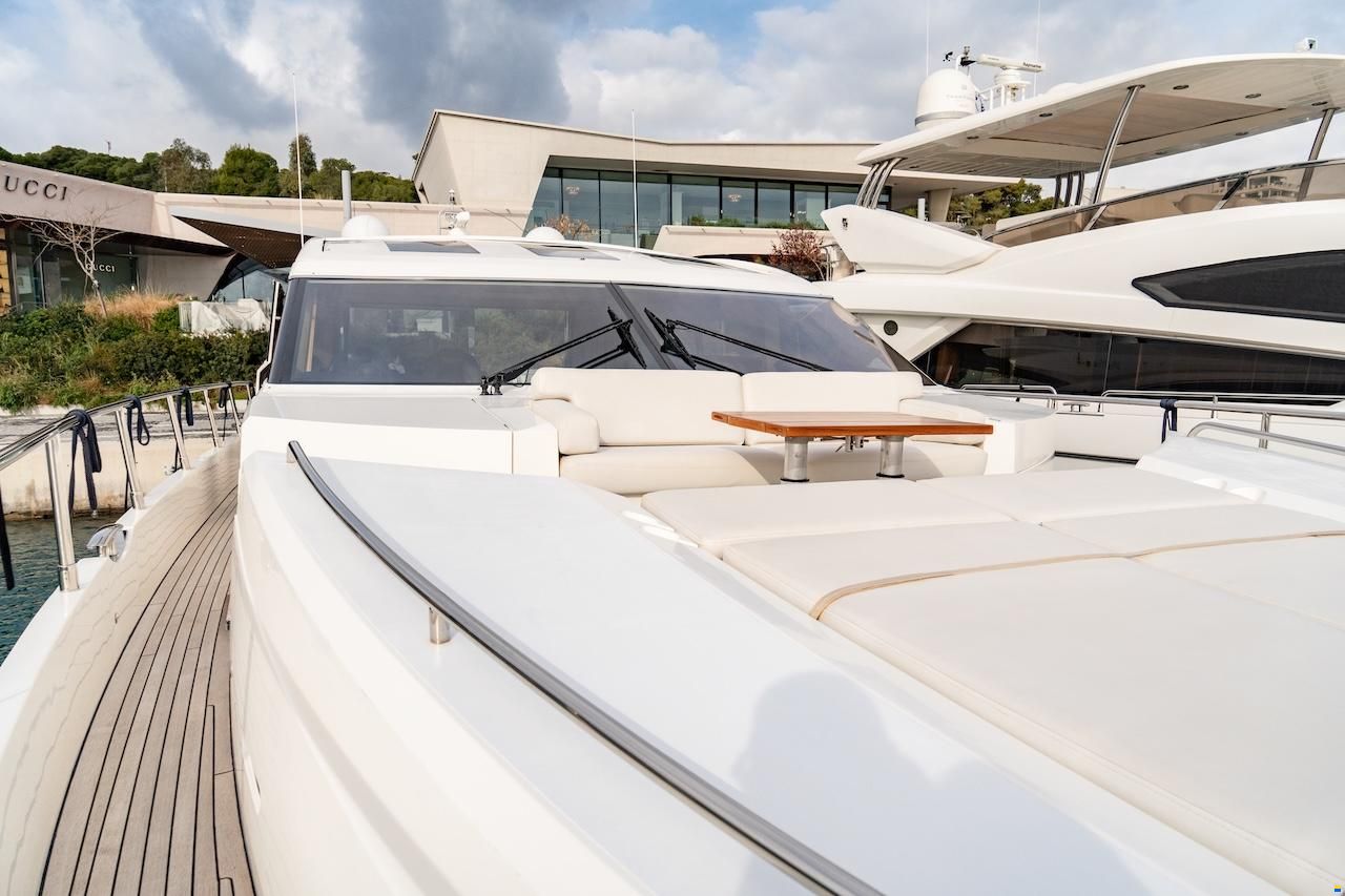 Princess V72