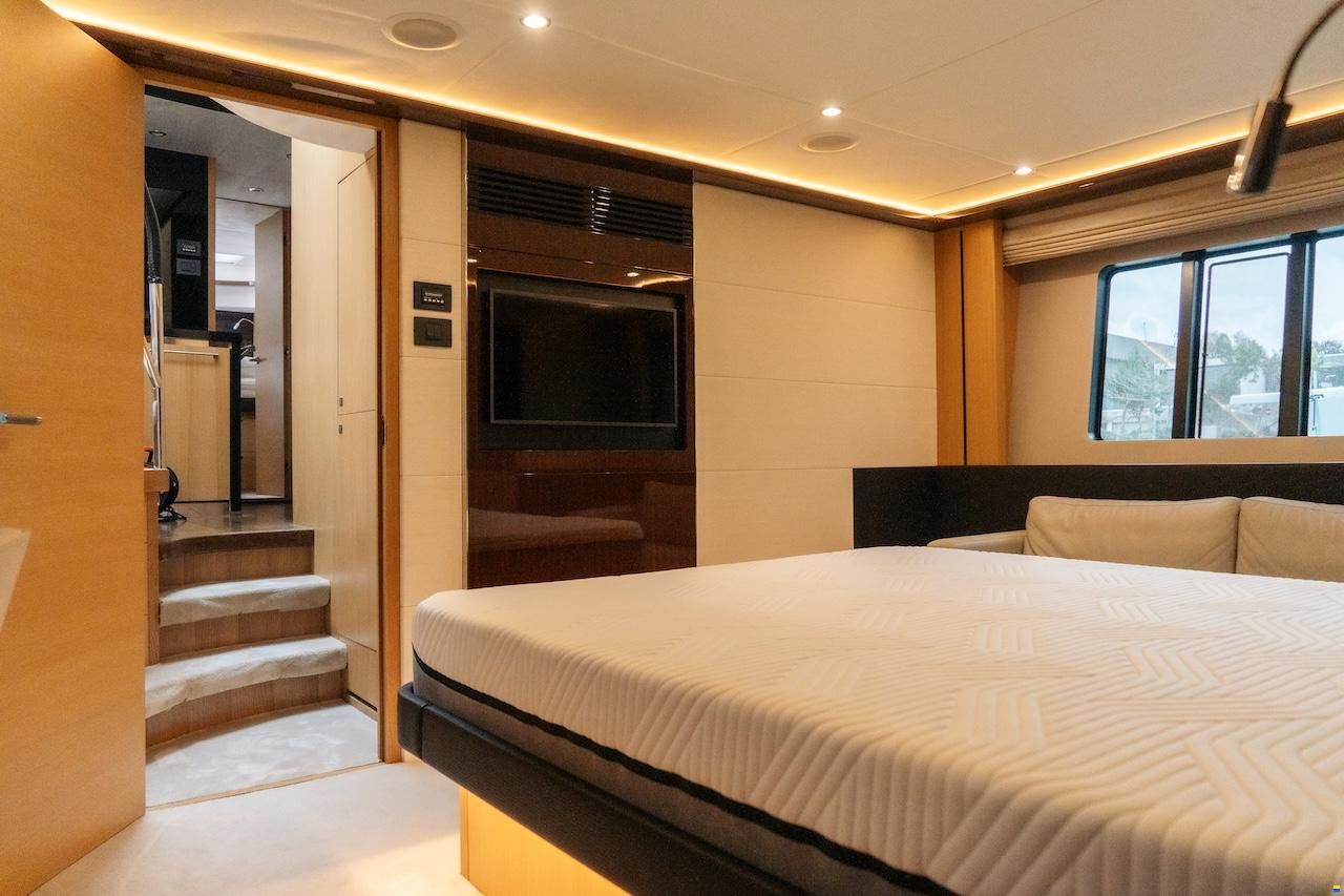 Princess V72