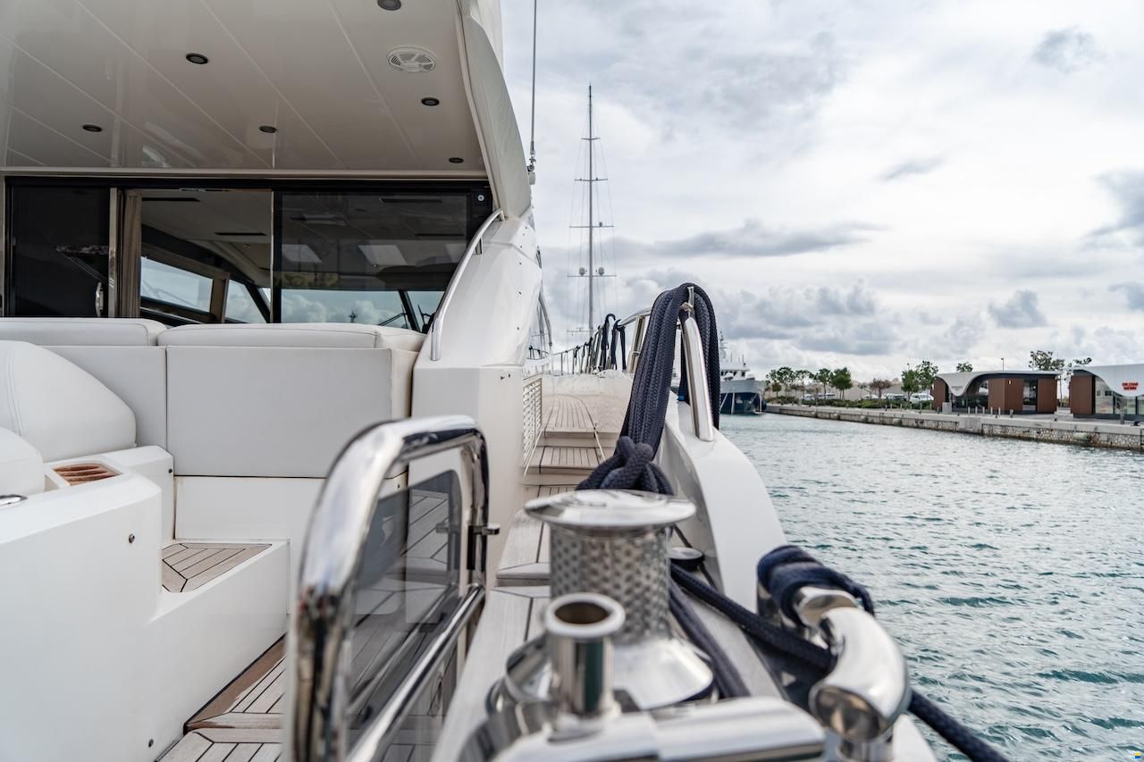 Princess V72