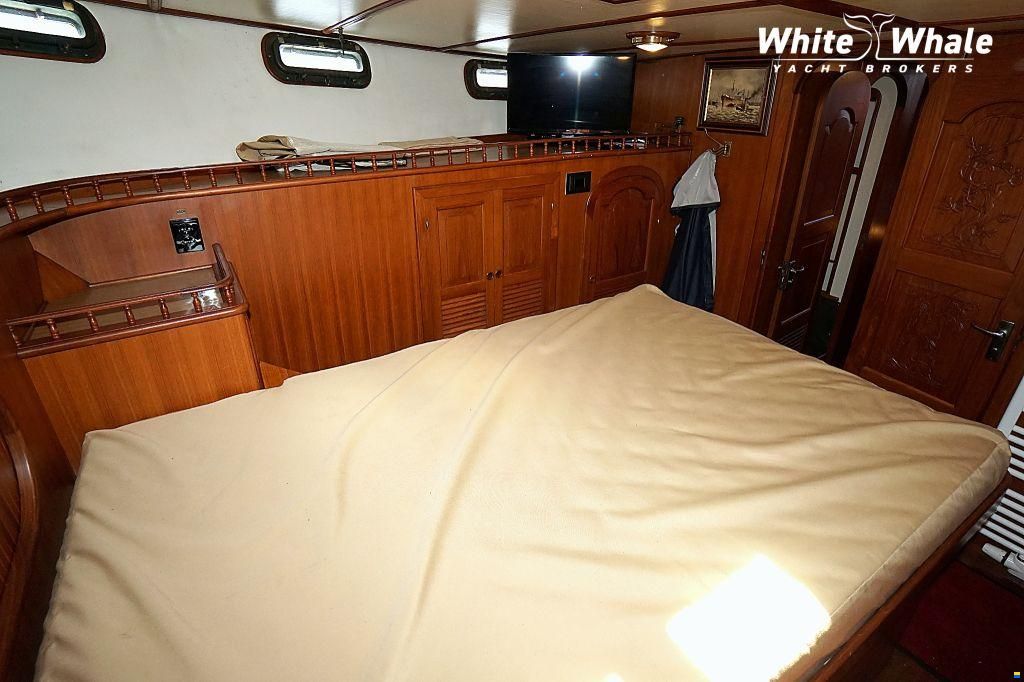 Island Trader 40