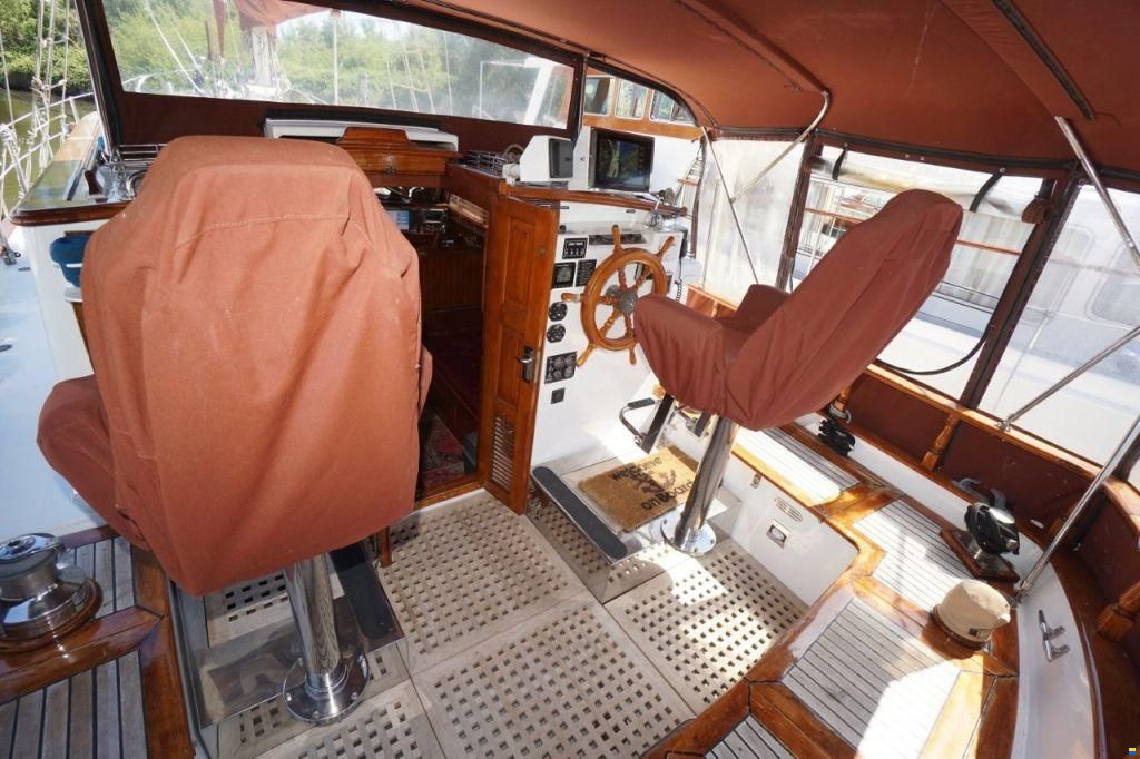 Island Trader 40