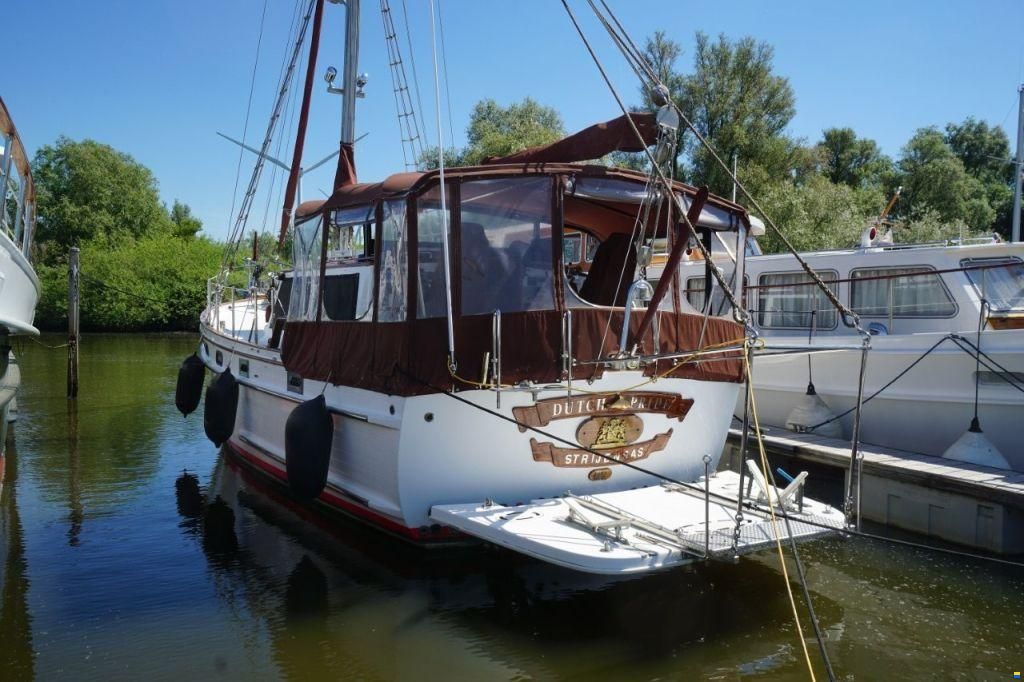 Island Trader 40