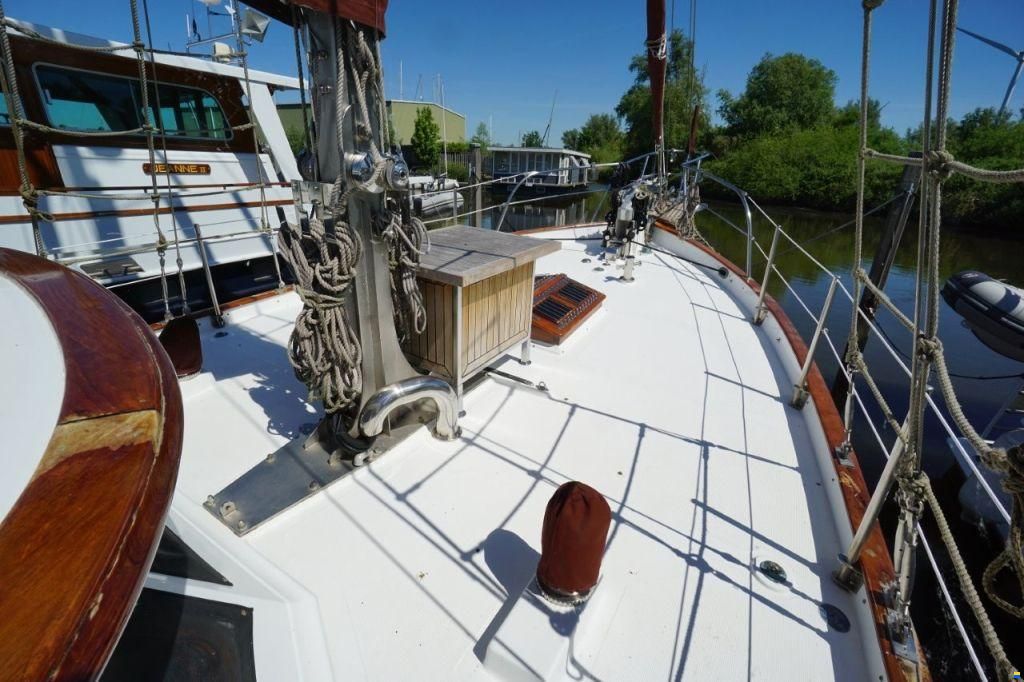 Island Trader 40
