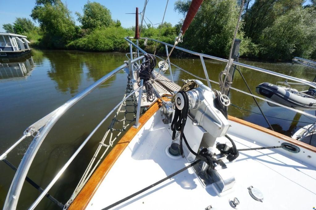 Island Trader 40