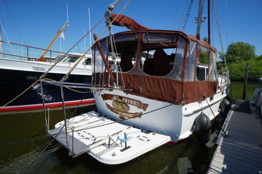 Island Trader 40