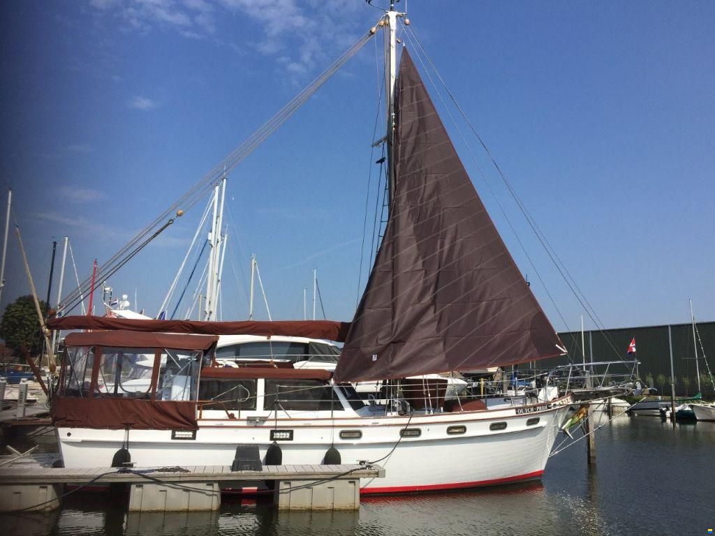 Island Trader 40