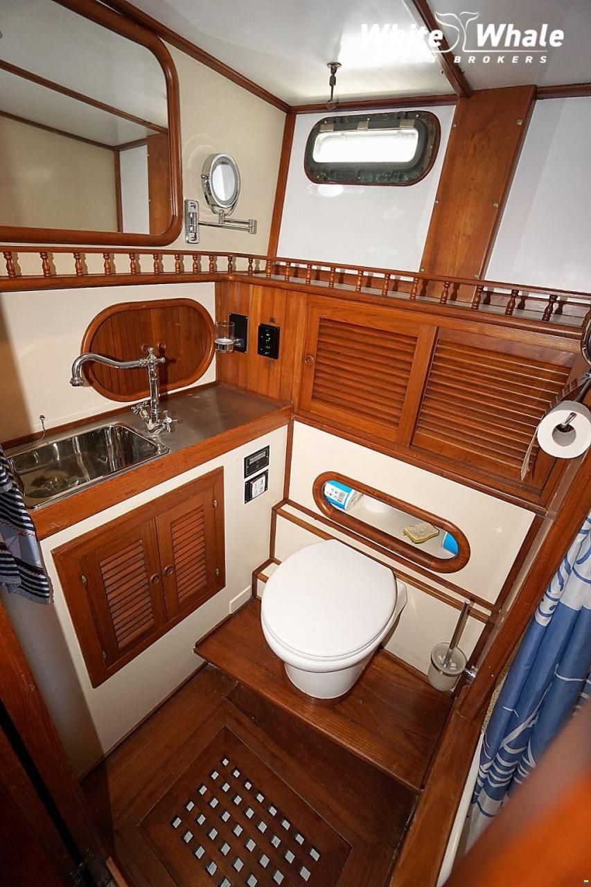 Island Trader 40