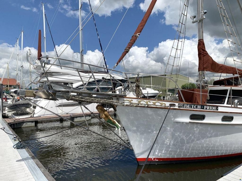 Island Trader 40