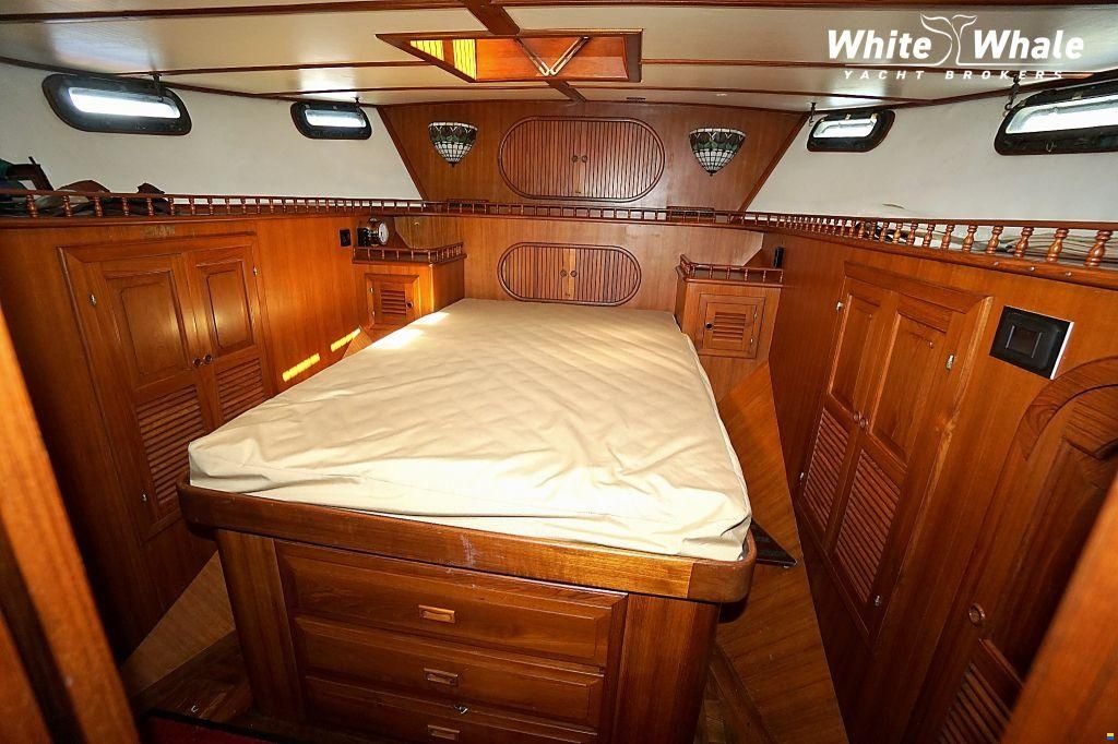Island Trader 40