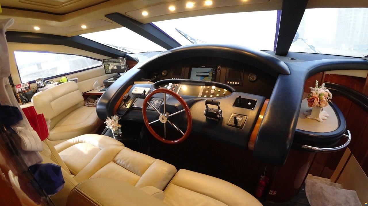 Azimut Leonardo 98