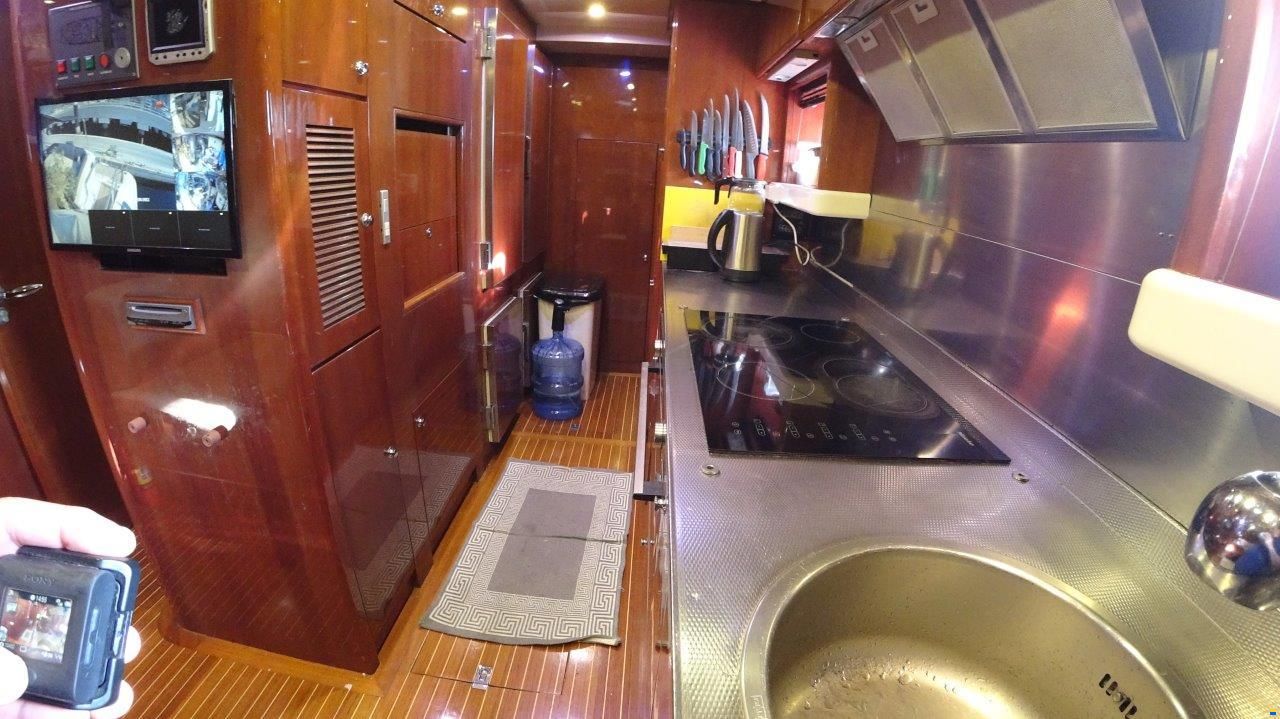 Azimut Leonardo 98