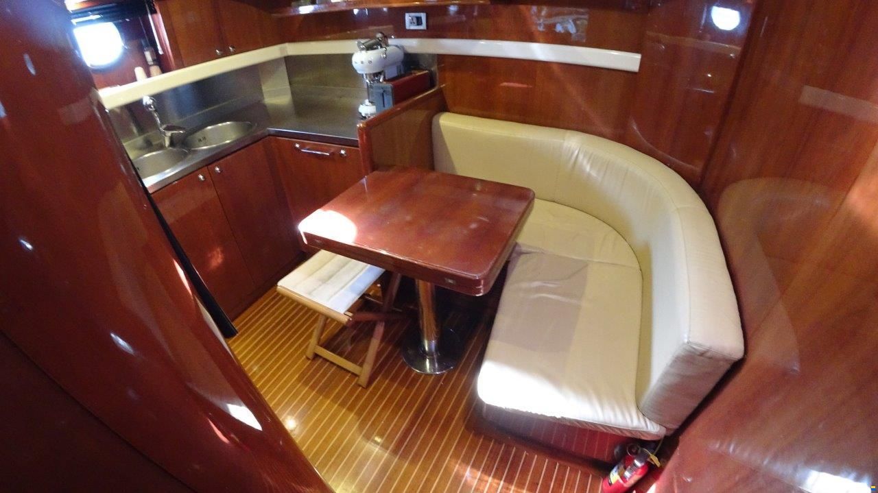 Azimut Leonardo 98