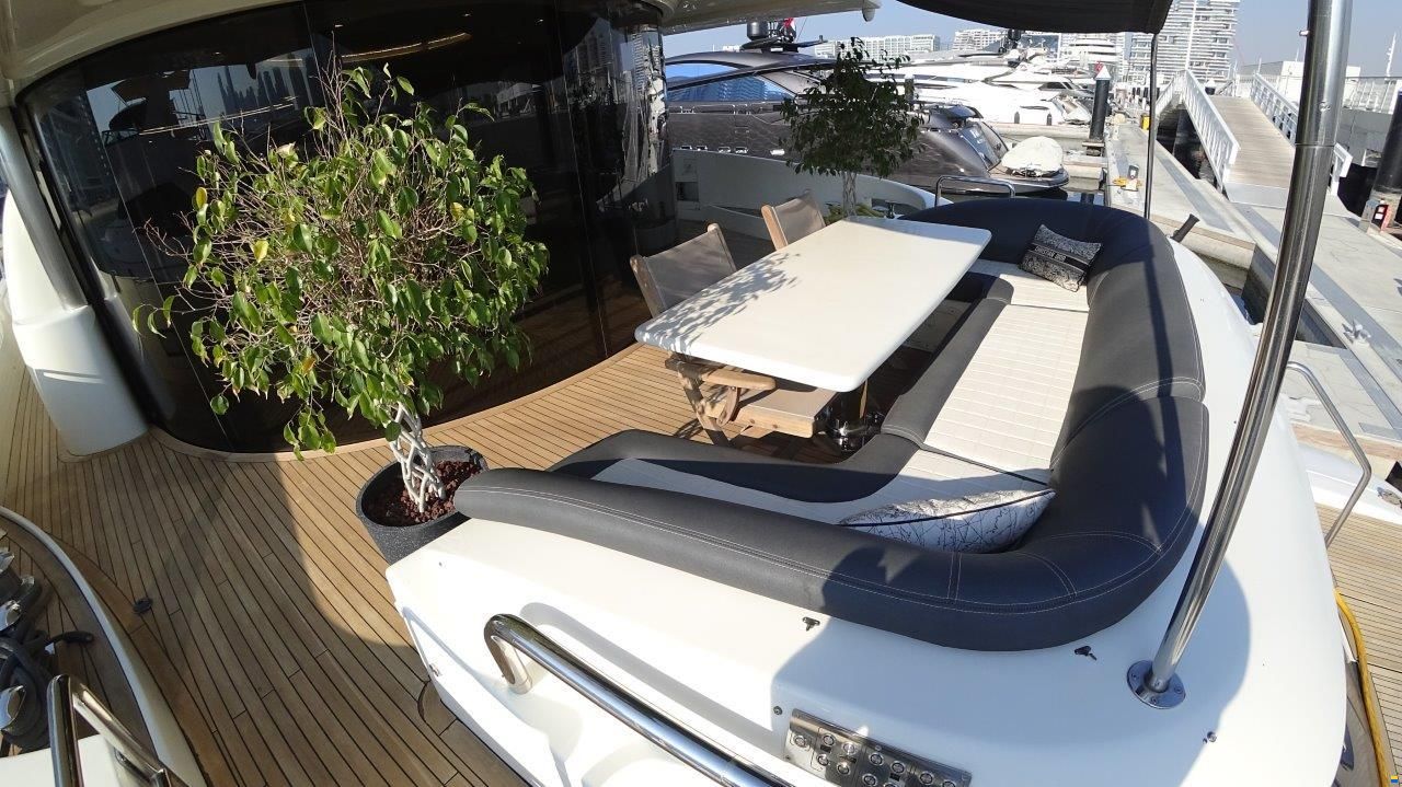 Azimut Leonardo 98