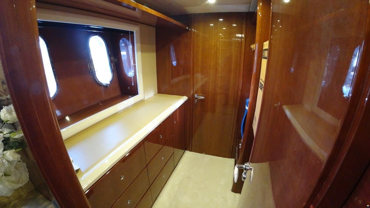 Azimut Leonardo 98